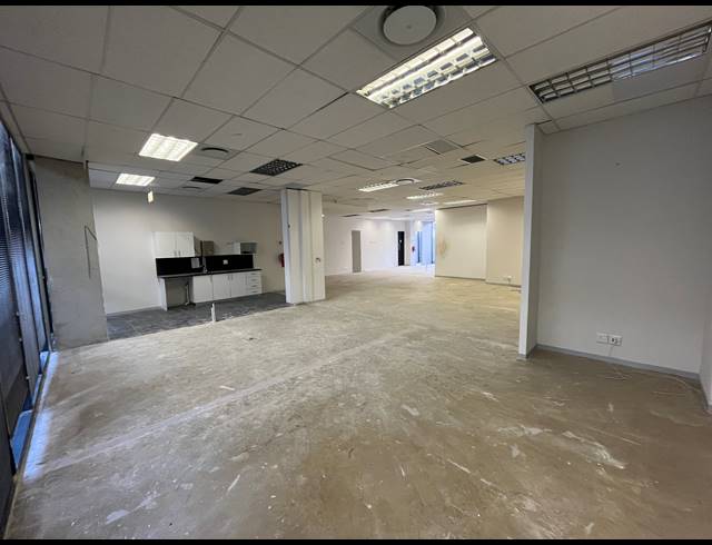 236M² OFFICE TO LET IN WOODSTOCK